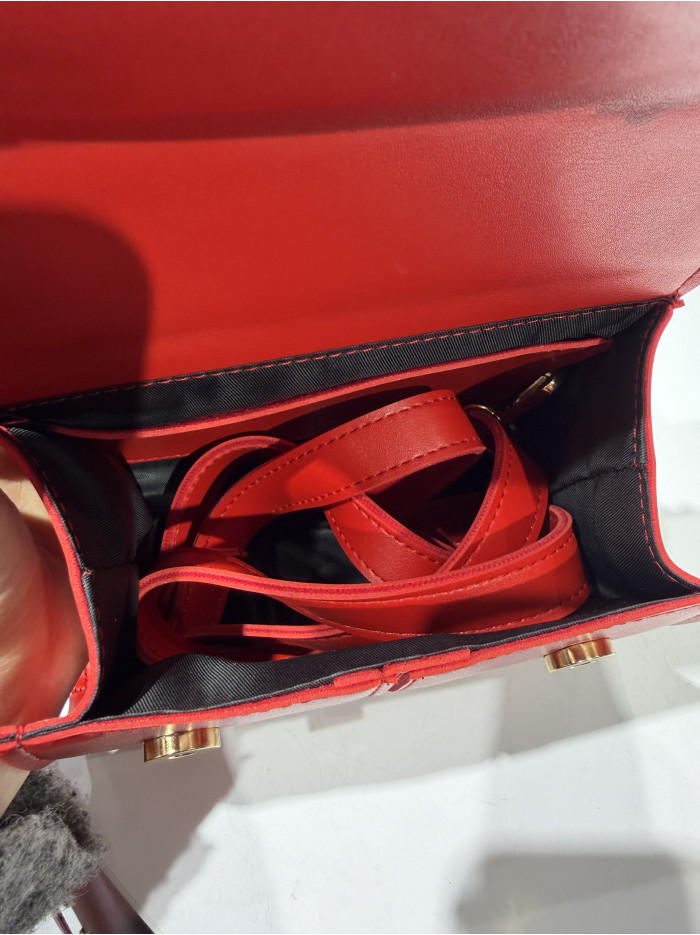 Жіноча міні сумка червона 065