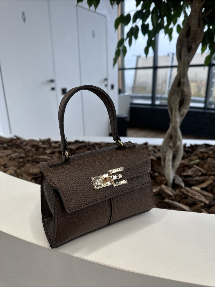 Жіноча міні сумка шоколадна зерниста 065