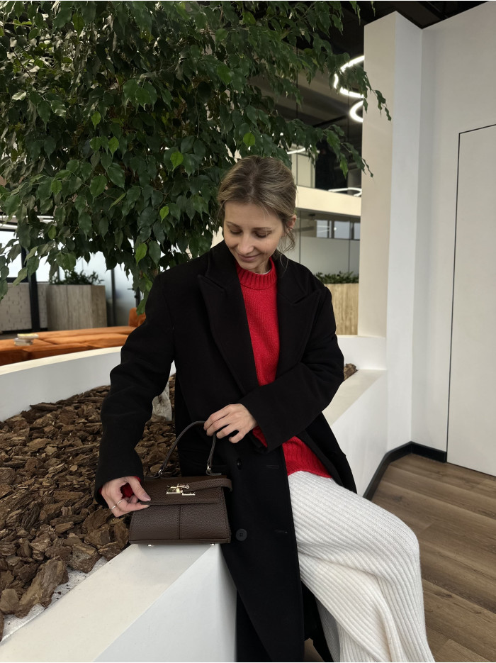 Жіноча міні сумка шоколадна зерниста 065