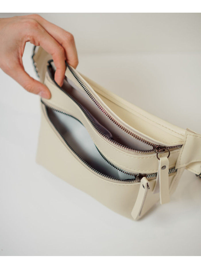 Жіноча сумка бананка біла 19-95