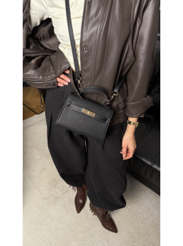 Жіноча міні сумка чорна зерниста 26-05